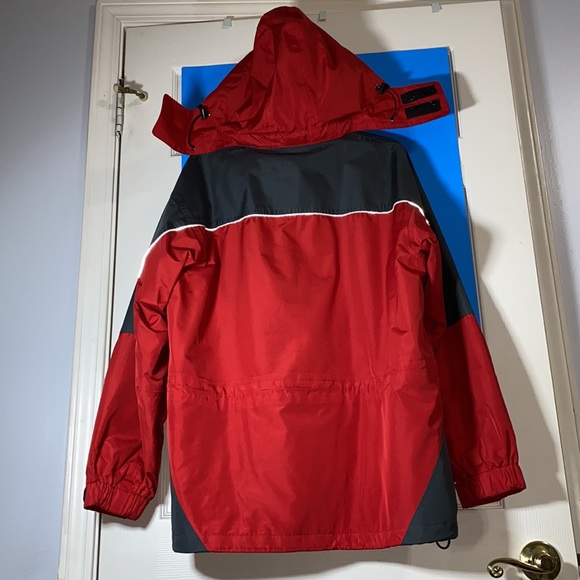 JEGARL-O Waterproof Medium Jacket insulated, waterproof protect you from element - Picture 2 of 12